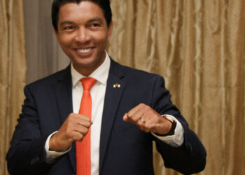 Bravo Rajoelina! Voici Un Homme Qui a des Couilles