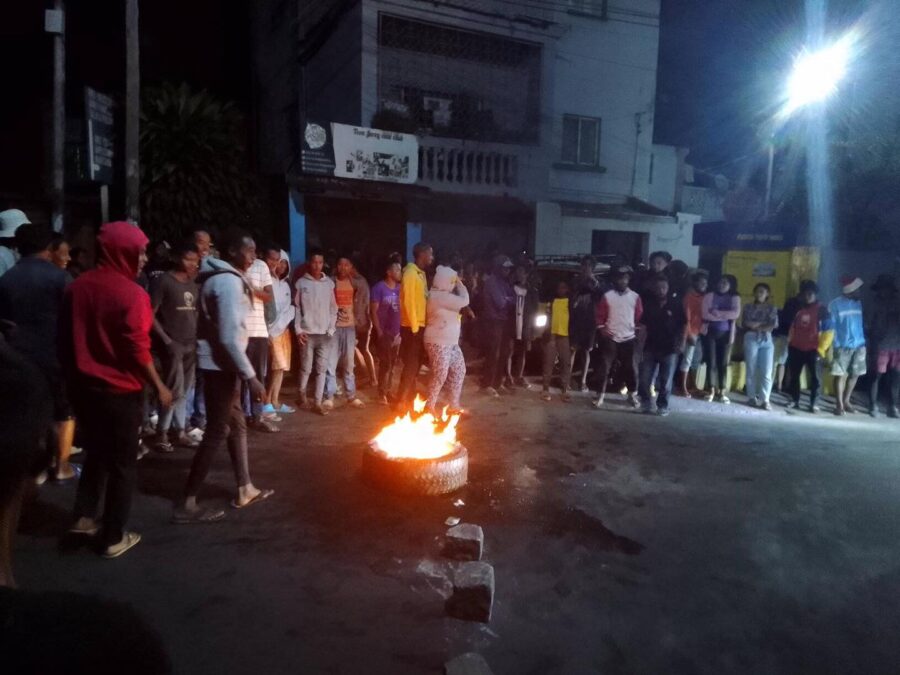 Déclin de Madagascar : Impossible de Débattre avec des Fanatiques Soumis