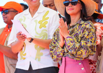 AZA ATAO SORONA NY VAHOAKA