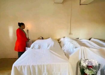 Ny raharaha Ambohimalaza no rohitina sy anaovana izao fihetsika rehetra izao entina hisarihana ny sain’ny maro, fa aona kosa ny momba ireo havan-tsika maty sasany any amin’ny faritra hafa ? . Nisy 2 tao Toamasina, nisy ampolony maro (19) tao Ambositra, nisy maro hafa tany Toliara ary mbola maro ireo tranga niniana notakomana sao handoto ny fitondràna.