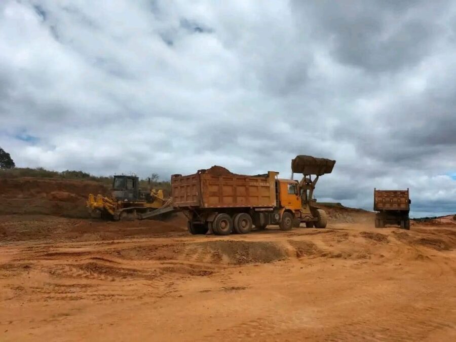 « Le corridor Ankeniheny-Zahamena est directement menacé par le projet d’autoroute de l’ancien président Rajoelina : il faut impérativement arrêter ce chantier avant qu’il ne cause des dégâts irréversibles. »