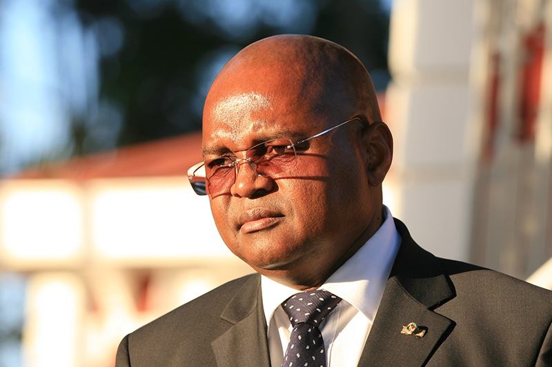 L'histoire de Jean Ravelonarivo illustre les dangers auxquels s'exposent ceux qui osent défier les réseaux de corruption enracinés au sommet de l'État. Elle rappelle que la lutte pour la transparence et la bonne gouvernance peut avoir un coût personnel considérable