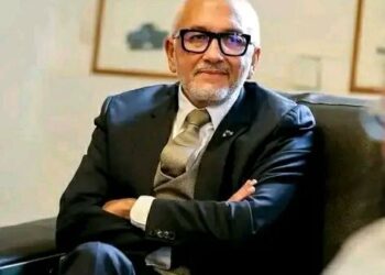 Selon des informations concordantes issues de sources fiables, Naina Andriantsitohaina, ancien ministre et ancien maire d’Antananarivo, a été aperçu à Paris cette semaine. Une information qui interroge, alors que l’intéressé fait l’objet, depuis novembre 2025, d’une interdiction de sortie du territoire (IST)