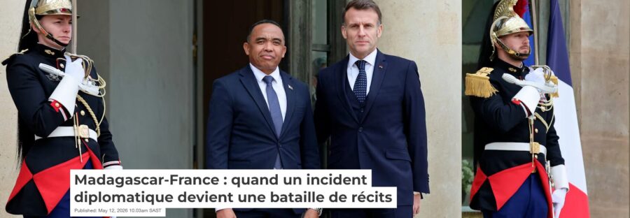 Le président français Emmanuel Macron accueille le président malgache Mickael Randrianirina sur le péron de l'Élysée, à Paris, le 24 février 2026. Photo: Ludovic MARIN / AFP via Getty Images