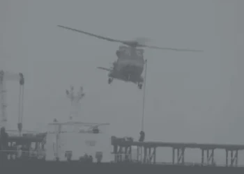 La Marine nationale a arraisonné le "Tagor", un pétrolier sous sanctions internationales en provenance de Russie, le 31 mai 2026, dans l'océan Atlantique. · ©MARINE NATIONALE / EMMANUEL MACRON / X