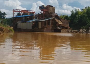 Transporter ces engins, acheminer les matériaux de construction et faire tourner un tel site nécessite des semaines, voire des mois de logistique. Prétendre que cette usine a été bâtie « en secret » relève de la pure fiction.