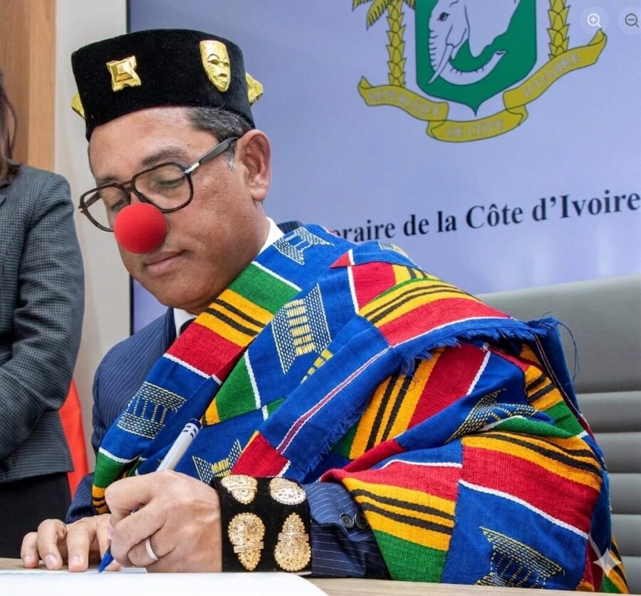 Aza mifandrebireby lesy a ! Ialahy zatra managadra olona amin’ny tsy ara-drariny, fa ialahy izao enjehin’ny fitsaràna ara-drariny.