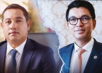 Fitondrana Rajoelina: Nifamono anaty